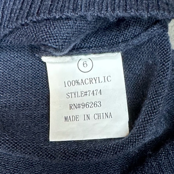 AQUA Kid’s Sweater Size 6 - Picture 3 of 3